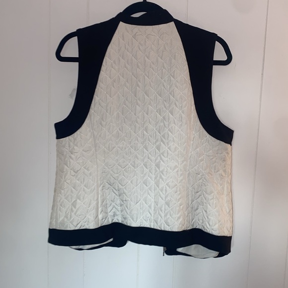 Chico’s Quilted Vest Size 1 (Size S) - Picture 7 of 9